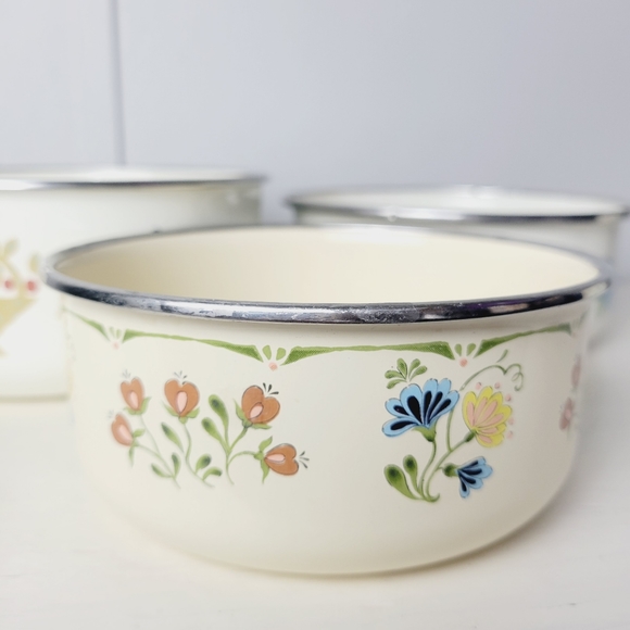 Vintage Kobe Enamelware Nesting Bowls Mixed Designs Retro Kitchen Pots - Picture 5 of 16